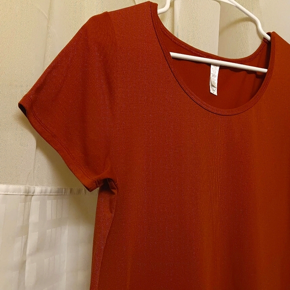 LULAROE High-Low 'Christy' T - Picture 3 of 6